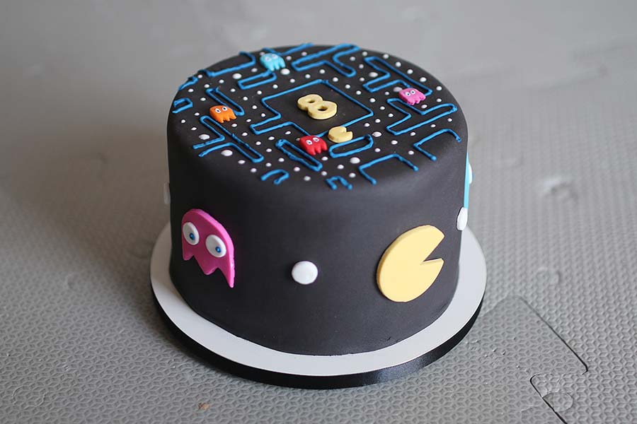 Bolos Nerds: Pac Man feito por Cíntia Costa Cake Studio.