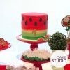 Bolo decorado de Melancia para o mesversário da menina de Paloma Tocci, da Band. Feito por Cake Studio ( contato@cakestudio.com.br | Whatsapp: (11) 96882-2623 )