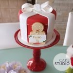 Bolo decorado de Natal para mesversário do filho de Patrícia Costa (Domingo Espetacular). Feito por Cake Studio ( contato@cakestudio.com.br | Whatsapp: (11) 96882-2623 ).
