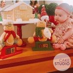 Bolo decorado de casinha de Natal (Gingerbread House). Feito por Cake Studio ( contato@cakestudio.com.br | Whatsapp: (11) 96882-2623 ).