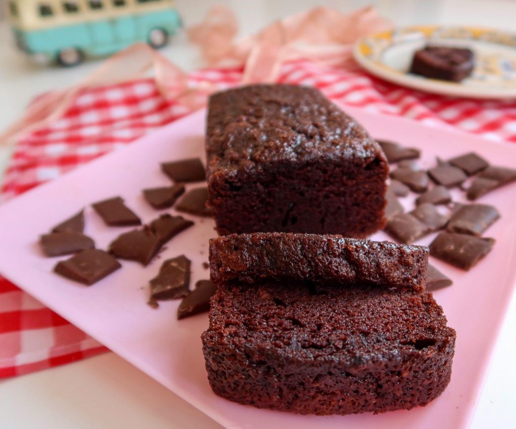 Cake Studio Delivery de Bolo Caseirinho em São Paulo: bolo de chocolate. Foto: Clara Fagundes.