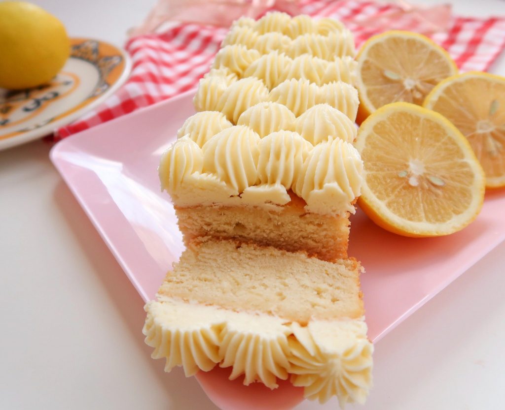 Cake Studio Delivery de Bolo Caseirinho em São Paulo: bolo de limão siciliano com cream cheese. Foto: Clara Fagundes.