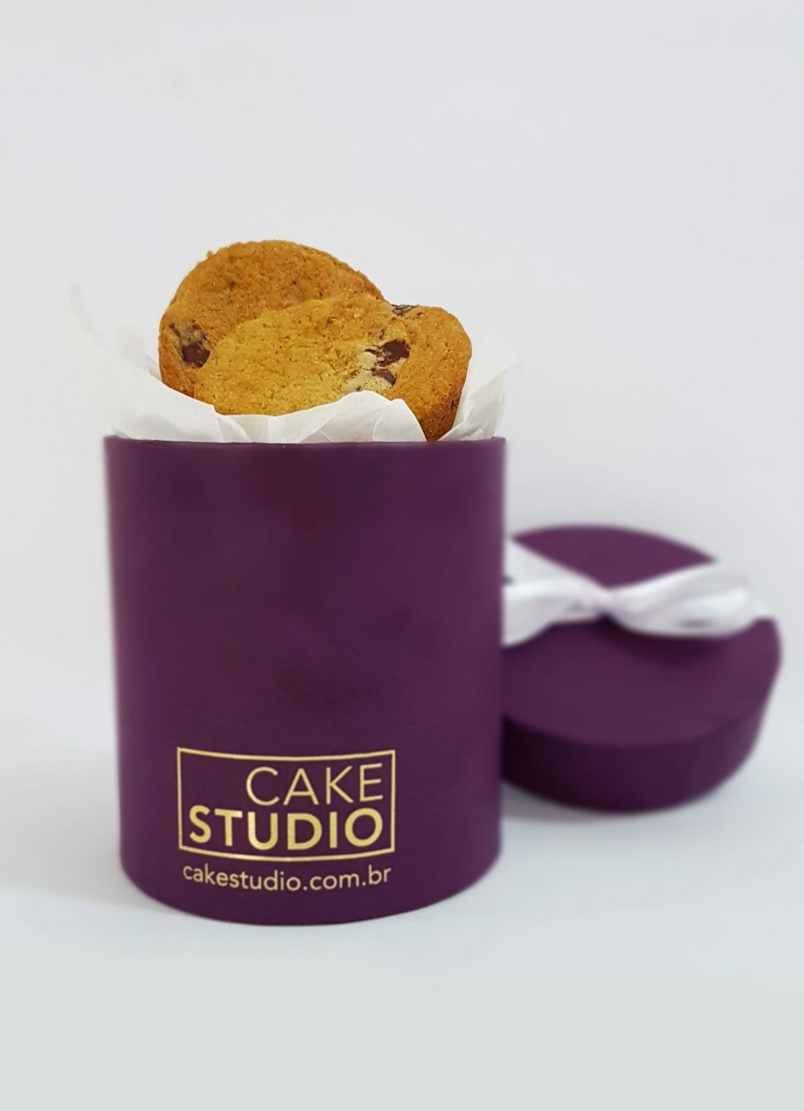 Chocolate Chip Cookies na Caixa de Presente. Feito por Cake Studio ( contato@cakestudio.com.br | Whatsapp: (11) 96882-2623).